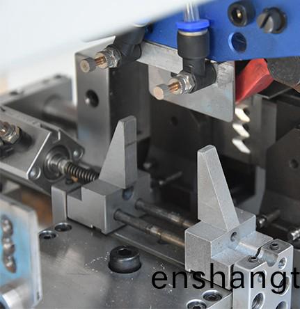 全(quan)自(zi)動高速裁(cai)線(xian)剝皮機(ji)（編(bian)織(zhi)熱(re)剝(bo)）